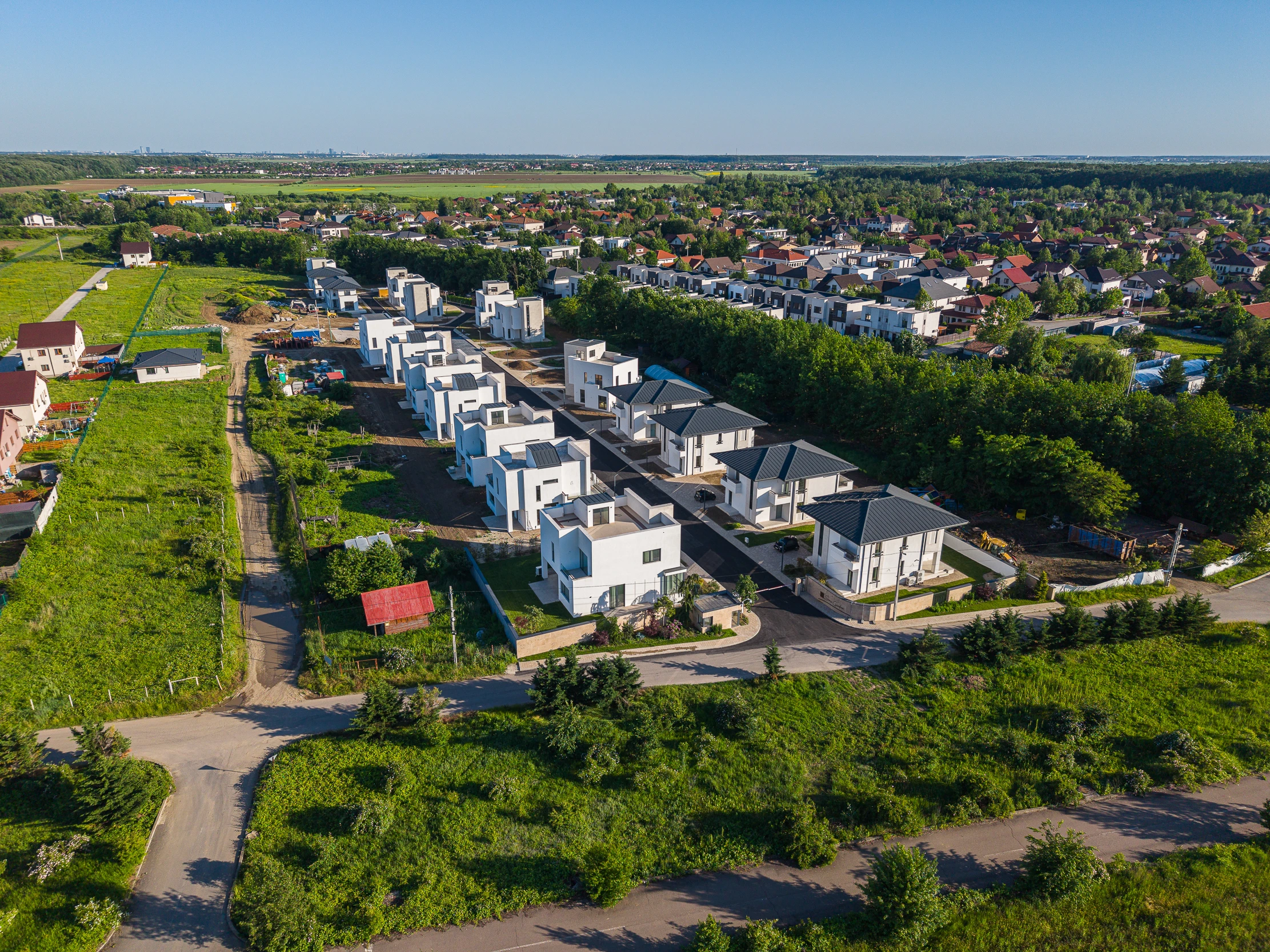 Sensi Garden — vedere aeriană de ansamblu a celor 19 vile